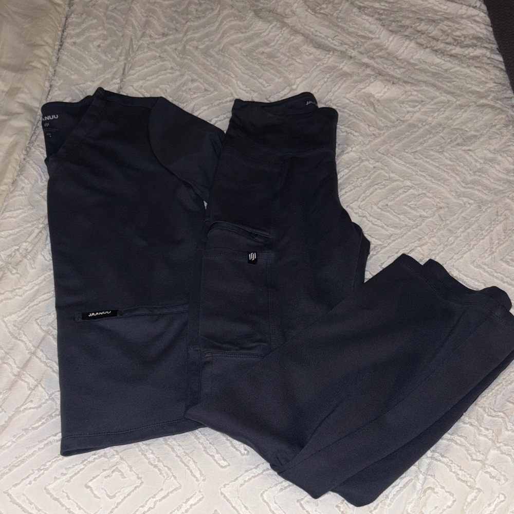 Jaanuu Women’s Scrub Set